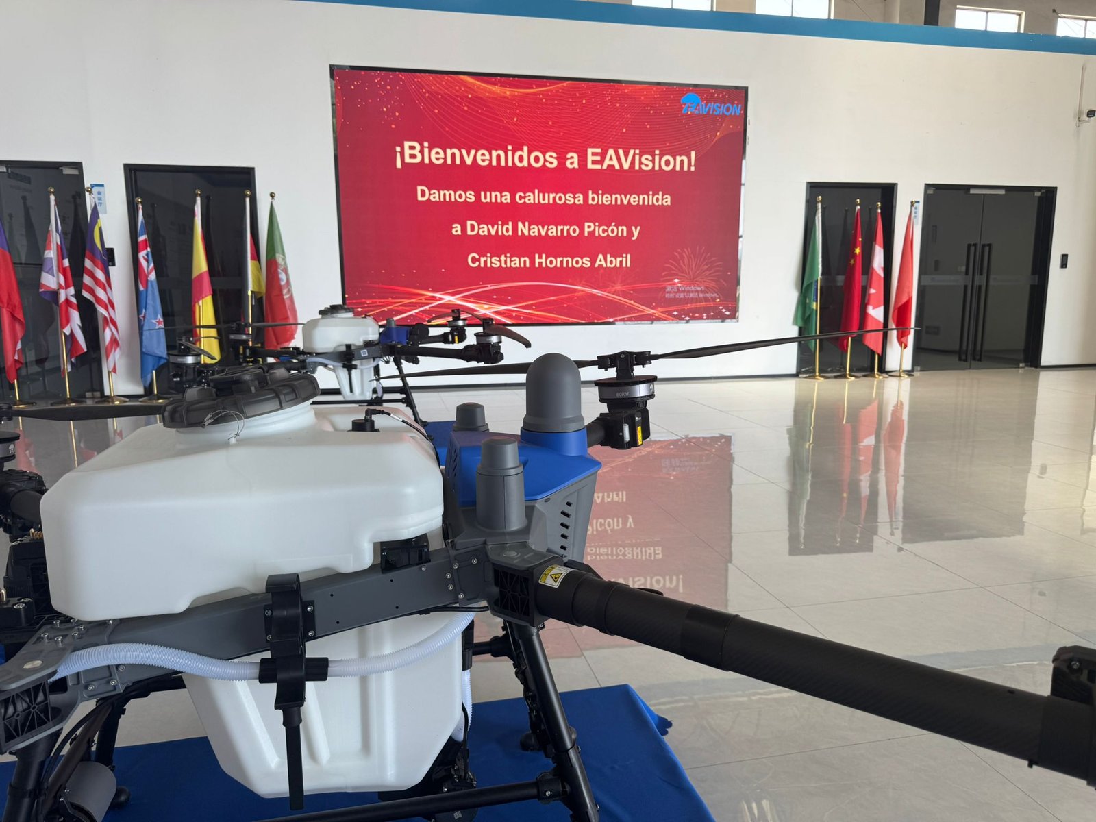 EAVision J150 — Vista superior con sensores